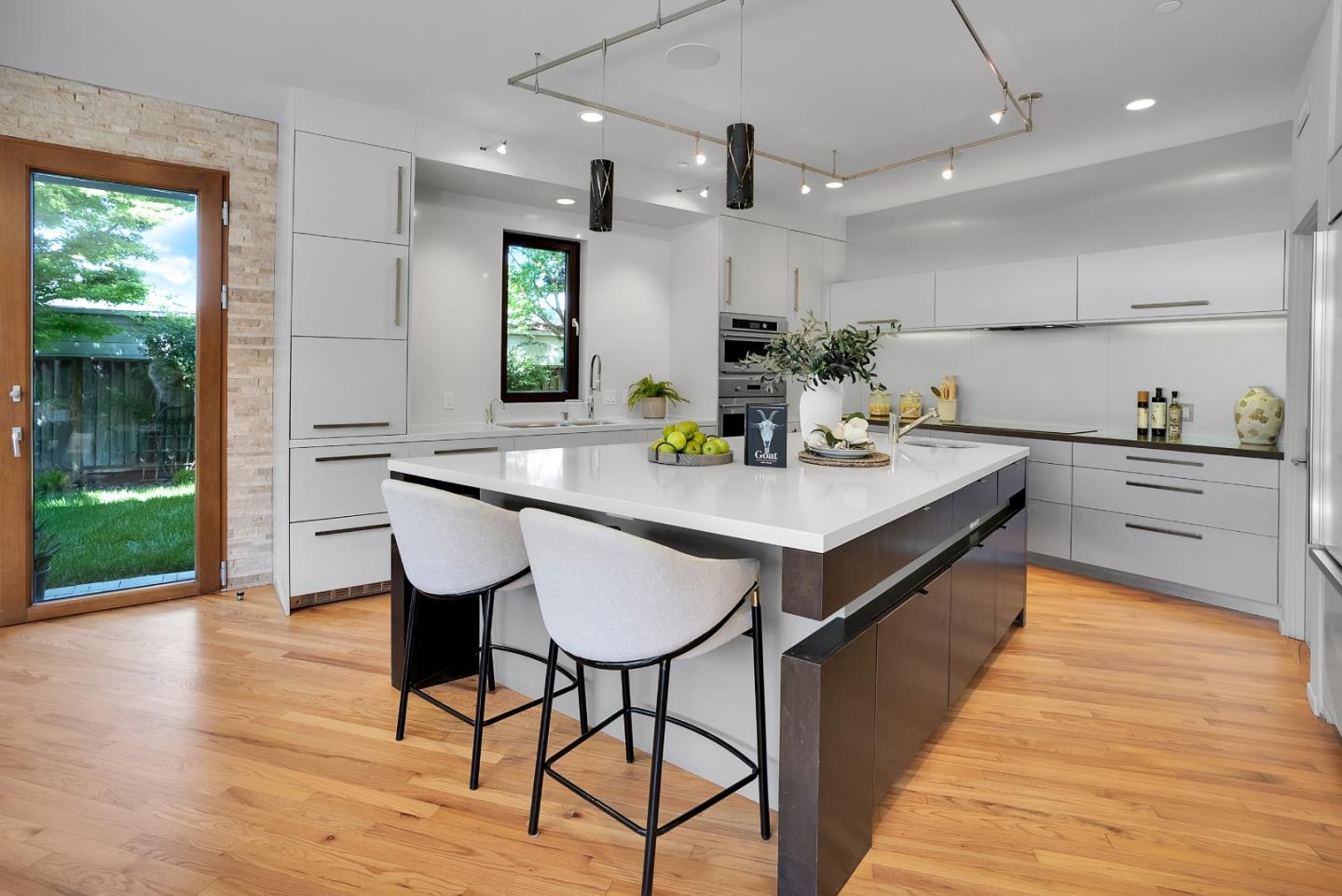 Detail Gallery Image 7 of 62 For 1675 Collingwood Ave, San Jose,  CA 95125 - 3 Beds | 2/1 Baths