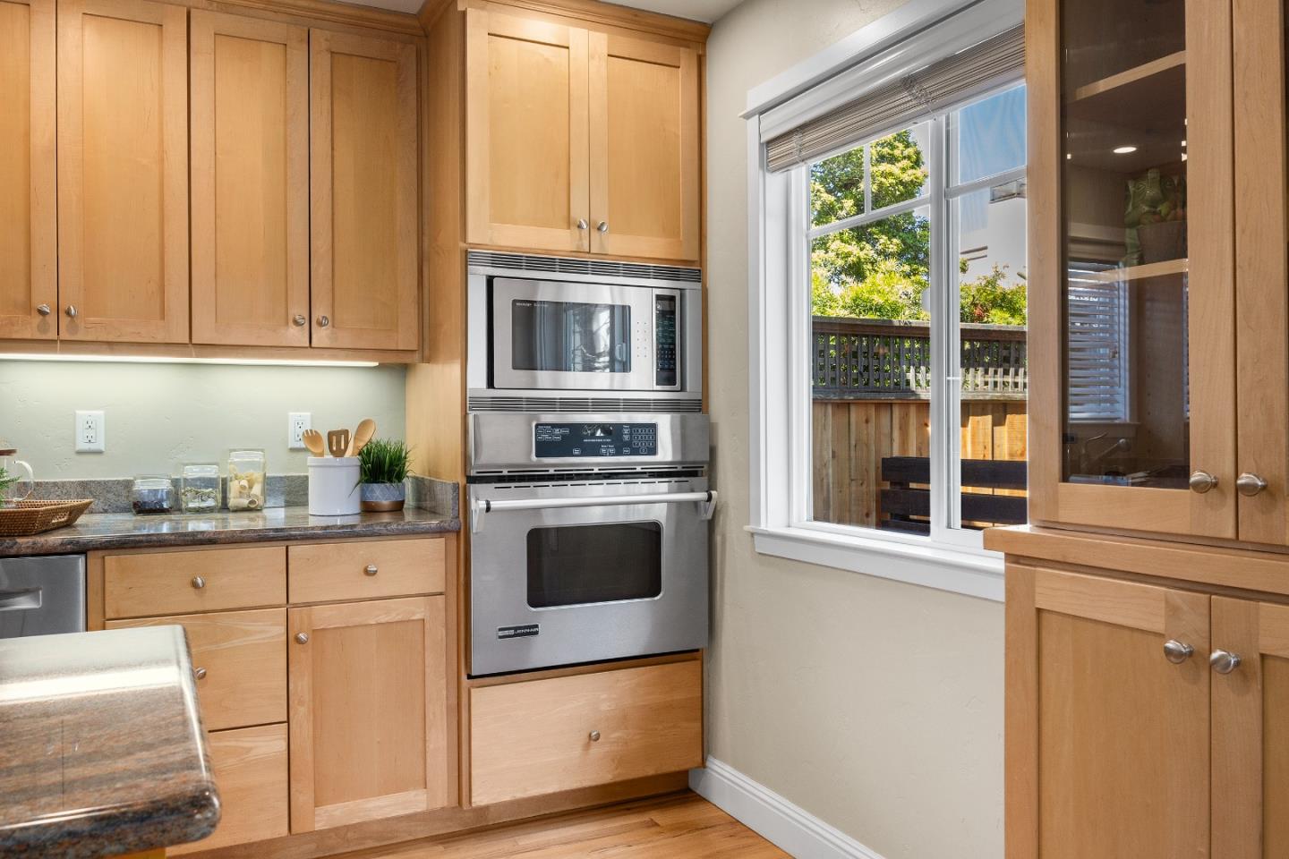 Detail Gallery Image 15 of 48 For 130 Getchell St, Santa Cruz,  CA 95060 - 3 Beds | 3 Baths