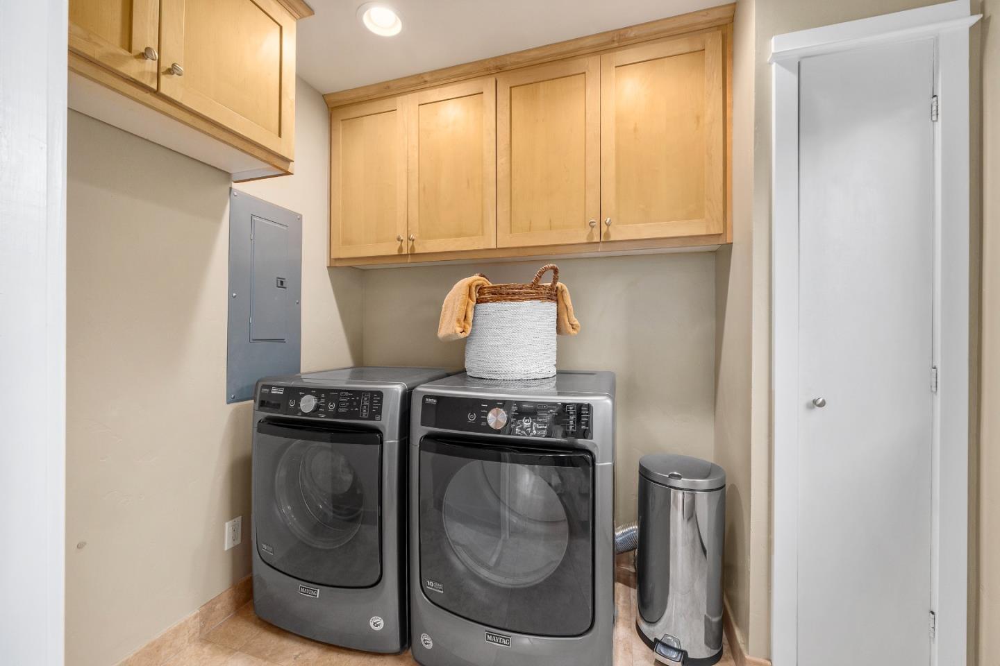 Detail Gallery Image 16 of 48 For 130 Getchell St, Santa Cruz,  CA 95060 - 3 Beds | 3 Baths