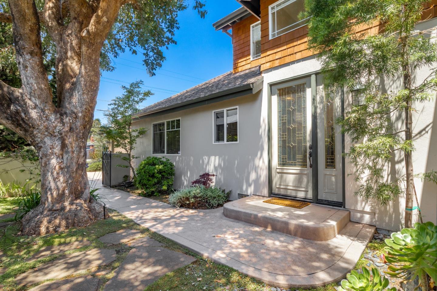 Detail Gallery Image 3 of 48 For 130 Getchell St, Santa Cruz,  CA 95060 - 3 Beds | 3 Baths