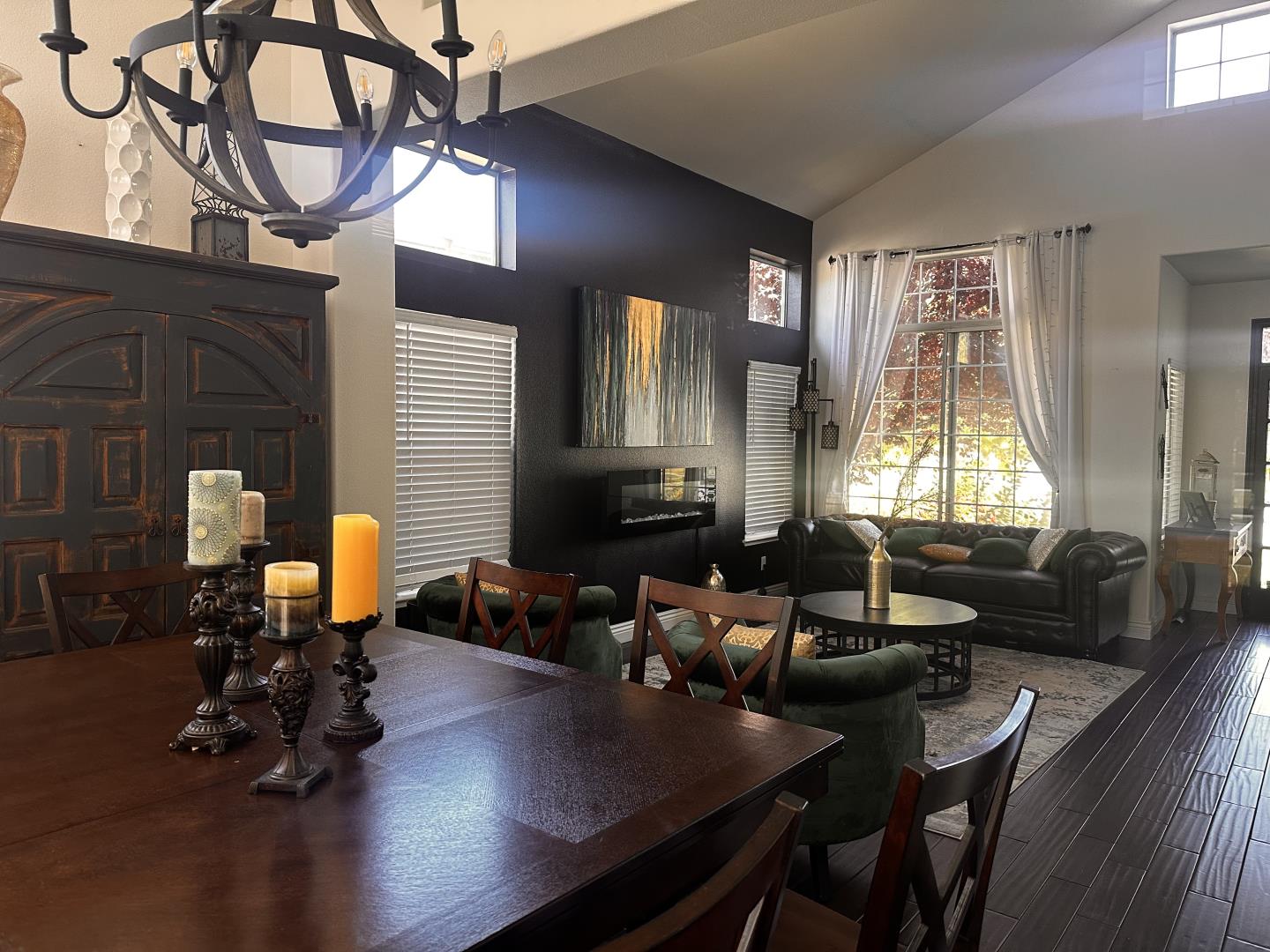 Detail Gallery Image 7 of 18 For 9357 Rodeo Dr, Gilroy,  CA 95020 - 5 Beds | 3 Baths