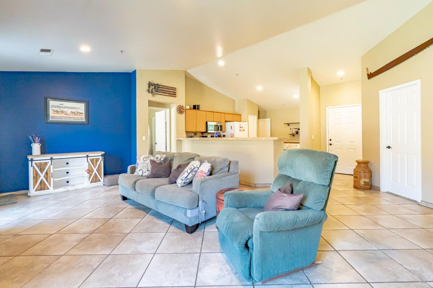 Detail Gallery Image 10 of 36 For 565 Juri Cir, Gonzales,  CA 93926 - 4 Beds | 2 Baths