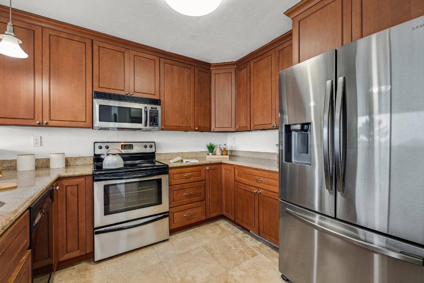 Detail Gallery Image 10 of 25 For 318 Innisfree Dr, Daly City,  CA 94015 - 2 Beds | 2 Baths