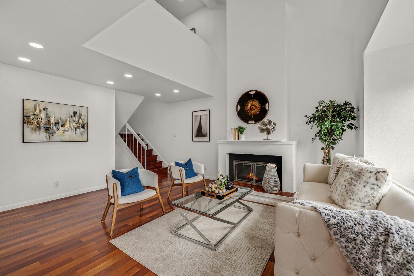 Detail Gallery Image 2 of 25 For 318 Innisfree Dr, Daly City,  CA 94015 - 2 Beds | 2 Baths