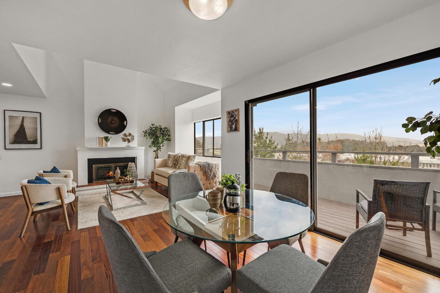 Detail Gallery Image 5 of 25 For 318 Innisfree Dr, Daly City,  CA 94015 - 2 Beds | 2 Baths
