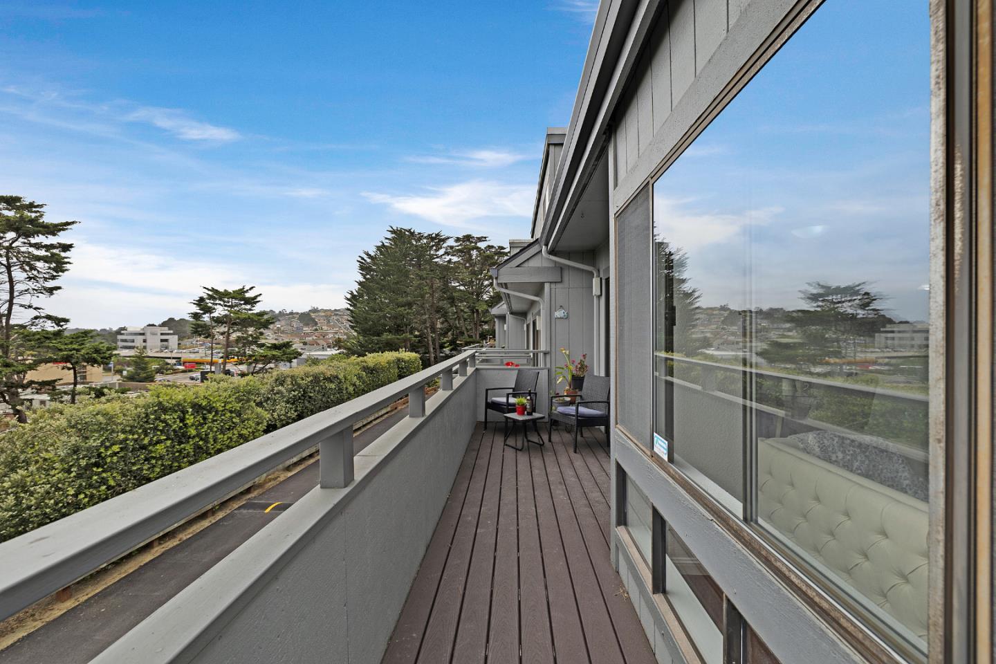 Detail Gallery Image 7 of 25 For 318 Innisfree Dr, Daly City,  CA 94015 - 2 Beds | 2 Baths
