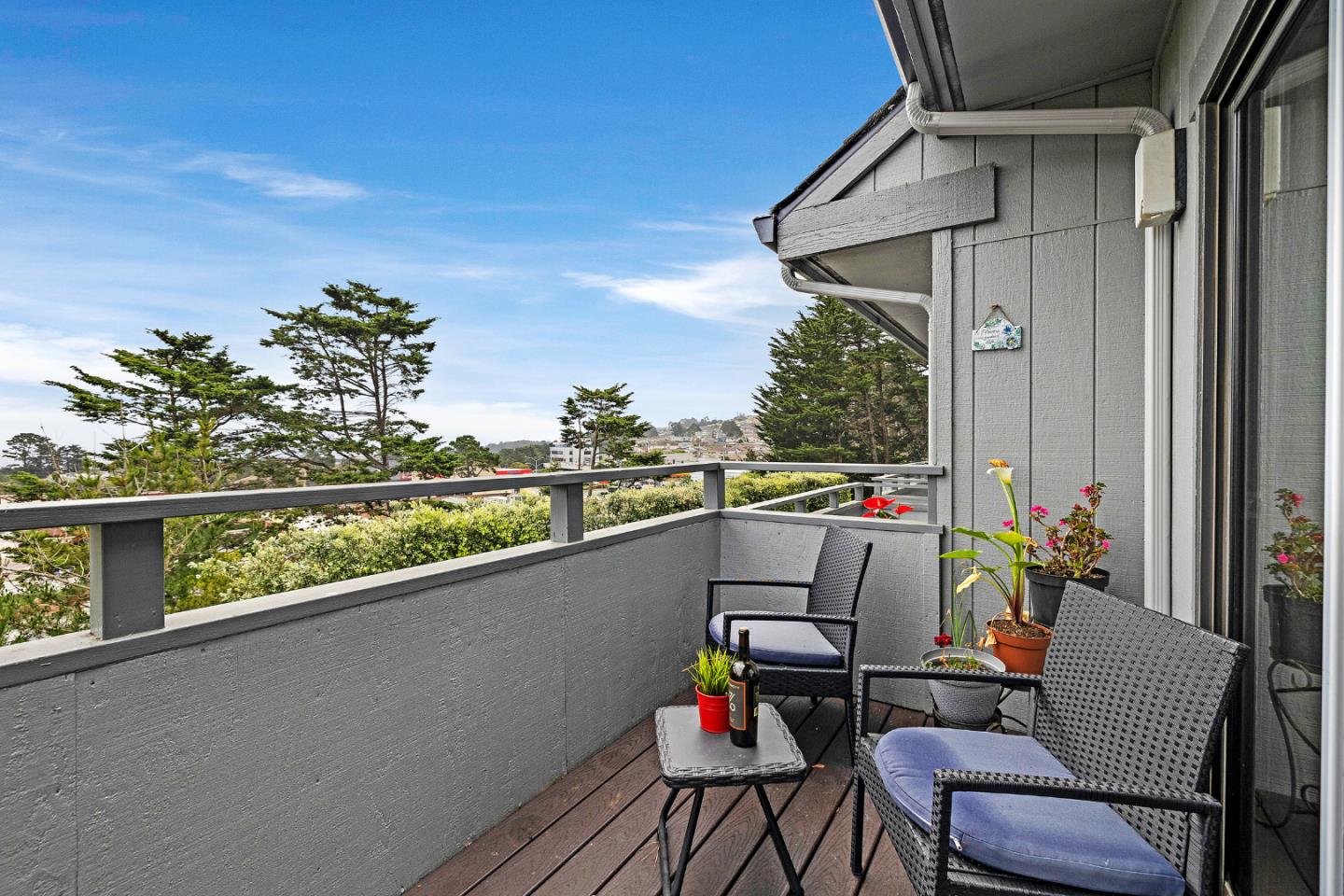 Detail Gallery Image 8 of 25 For 318 Innisfree Dr, Daly City,  CA 94015 - 2 Beds | 2 Baths