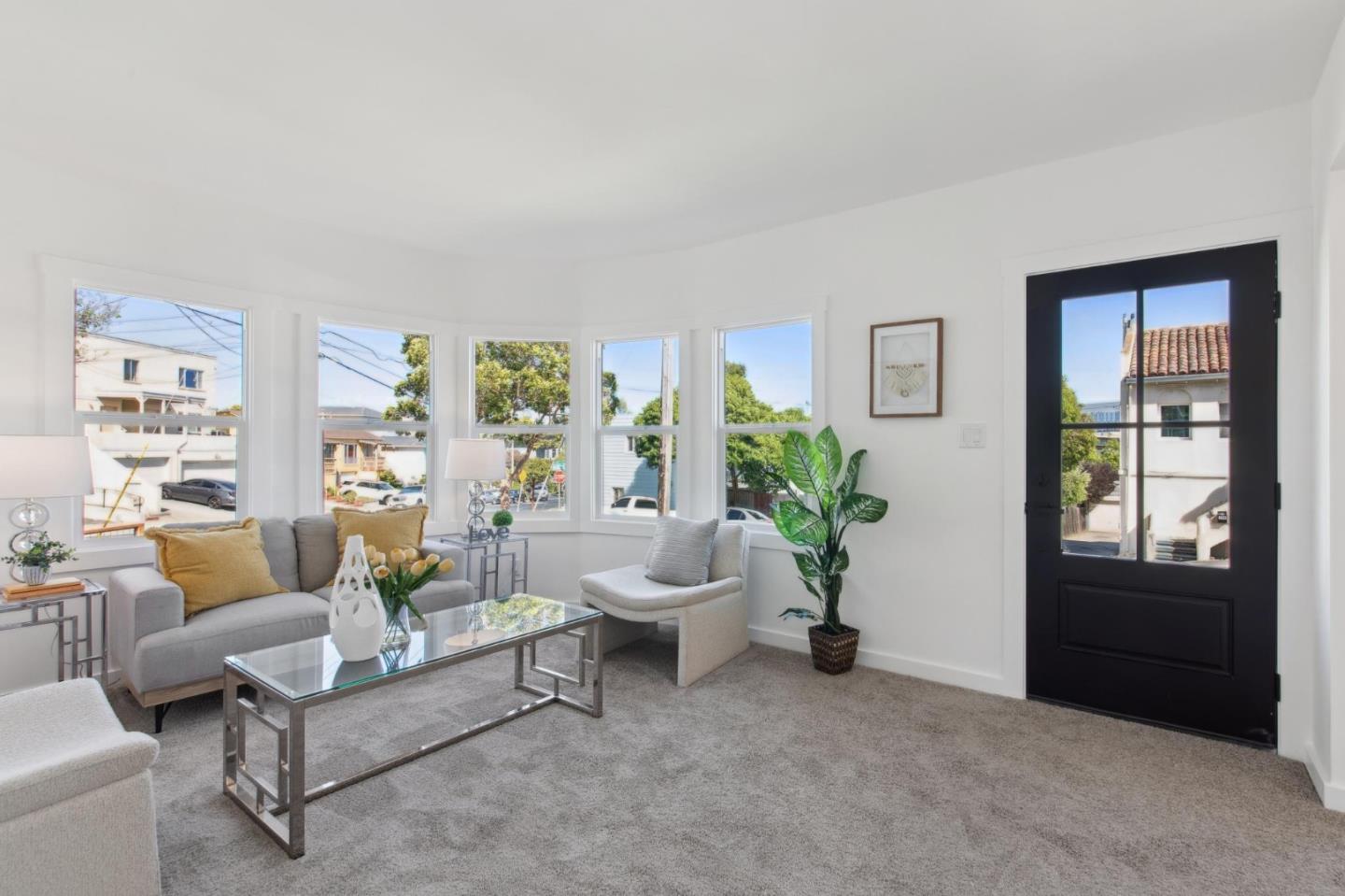 Detail Gallery Image 3 of 18 For 155 Gardiner Ave, South San Francisco,  CA 94080 - 2 Beds | 1 Baths