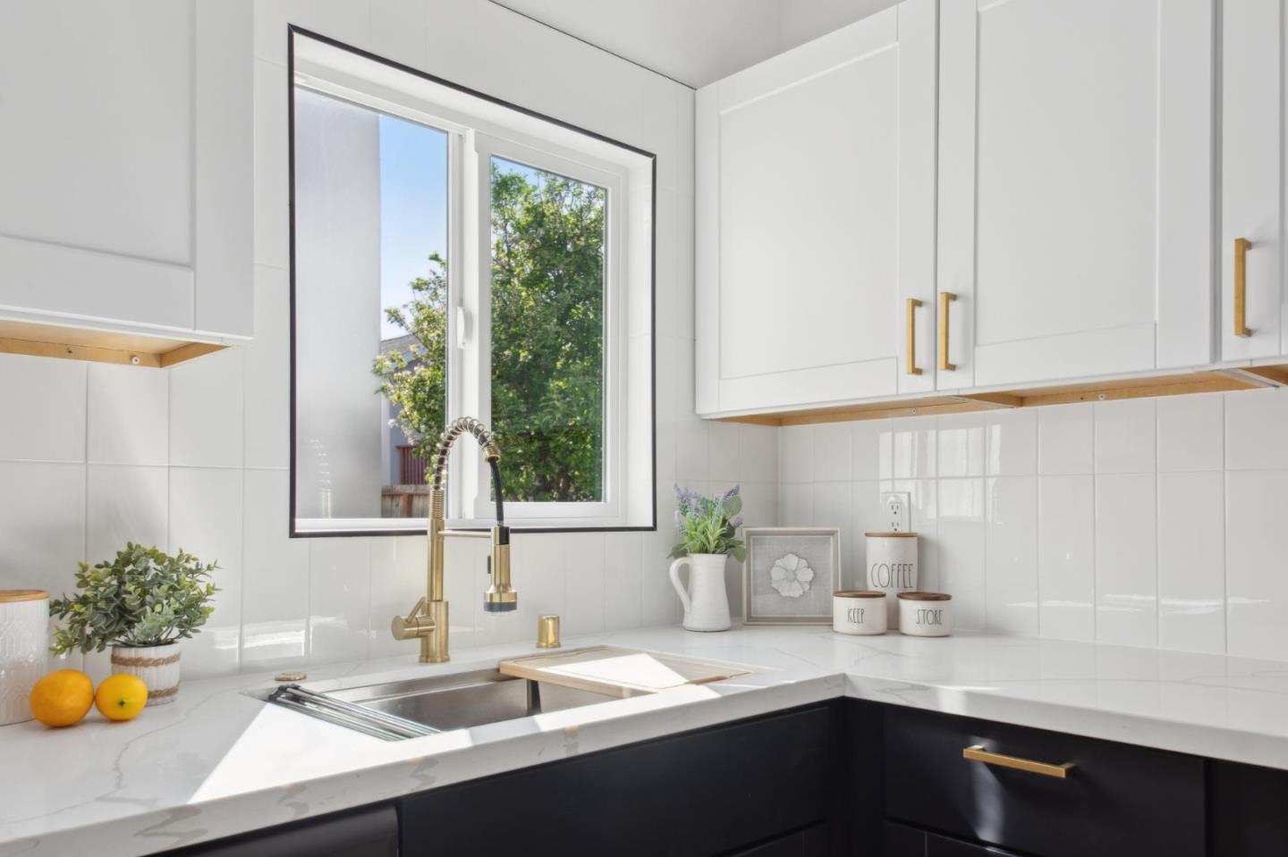 Detail Gallery Image 9 of 18 For 155 Gardiner Ave, South San Francisco,  CA 94080 - 2 Beds | 1 Baths