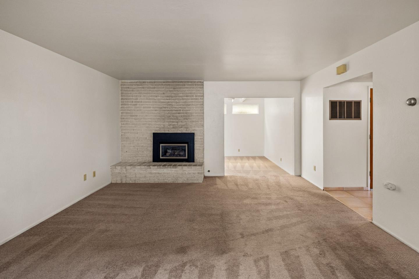Detail Gallery Image 10 of 39 For 723 Eardley Ave, Pacific Grove,  CA 93950 - 3 Beds | 2 Baths