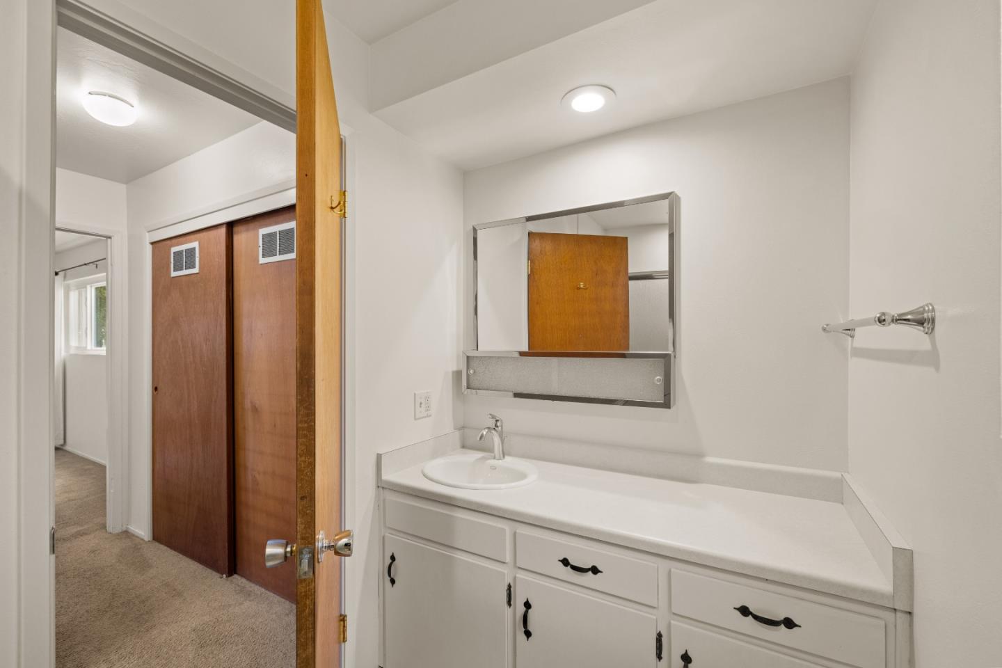 Detail Gallery Image 17 of 39 For 723 Eardley Ave, Pacific Grove,  CA 93950 - 3 Beds | 2 Baths