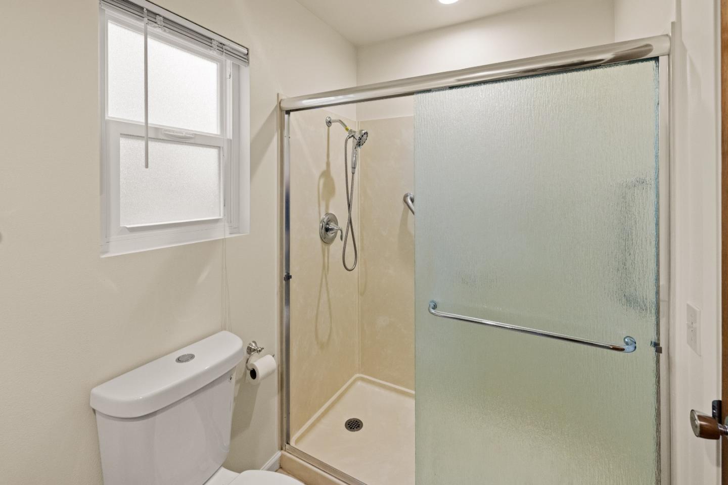 Detail Gallery Image 18 of 39 For 723 Eardley Ave, Pacific Grove,  CA 93950 - 3 Beds | 2 Baths