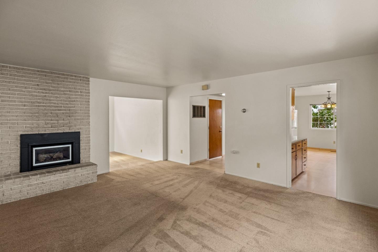 Detail Gallery Image 9 of 39 For 723 Eardley Ave, Pacific Grove,  CA 93950 - 3 Beds | 2 Baths
