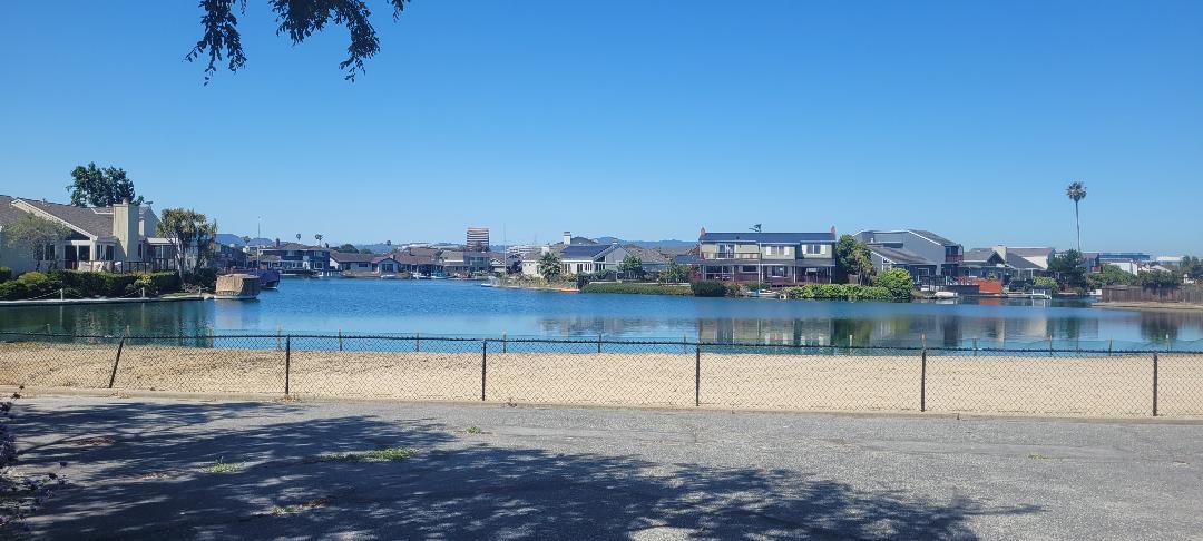 Detail Gallery Image 14 of 15 For 925 Flying Fish St, Foster City,  CA 94404 - 5 Beds | 3/1 Baths
