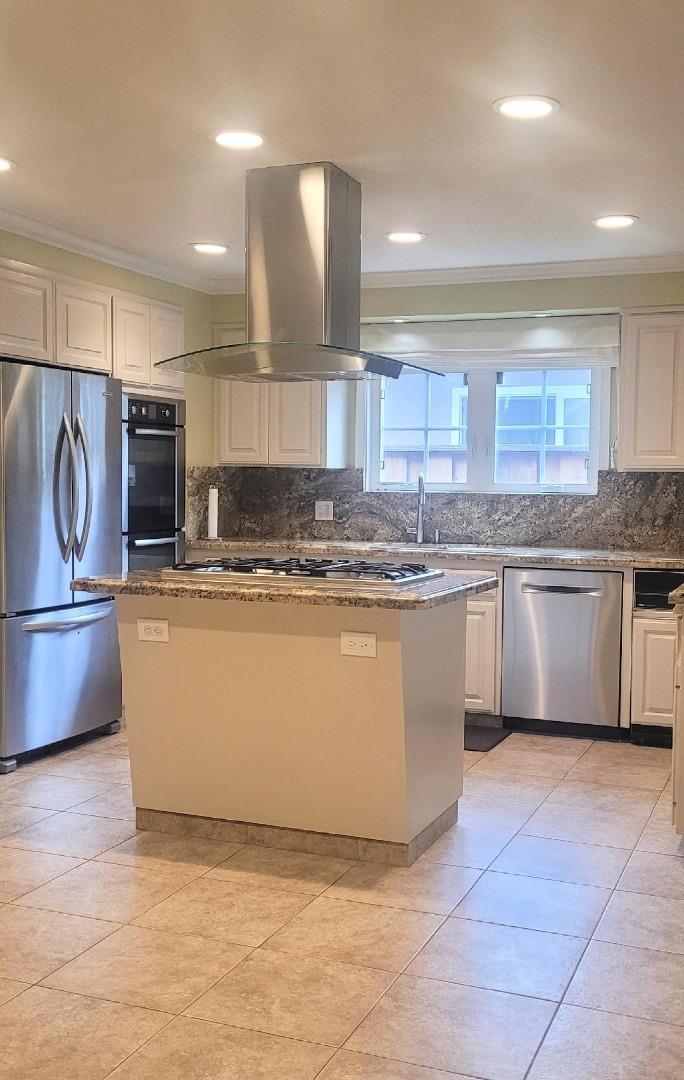 Detail Gallery Image 2 of 11 For 925 Flying Fish St, Foster City,  CA 94404 - 5 Beds | 3/1 Baths