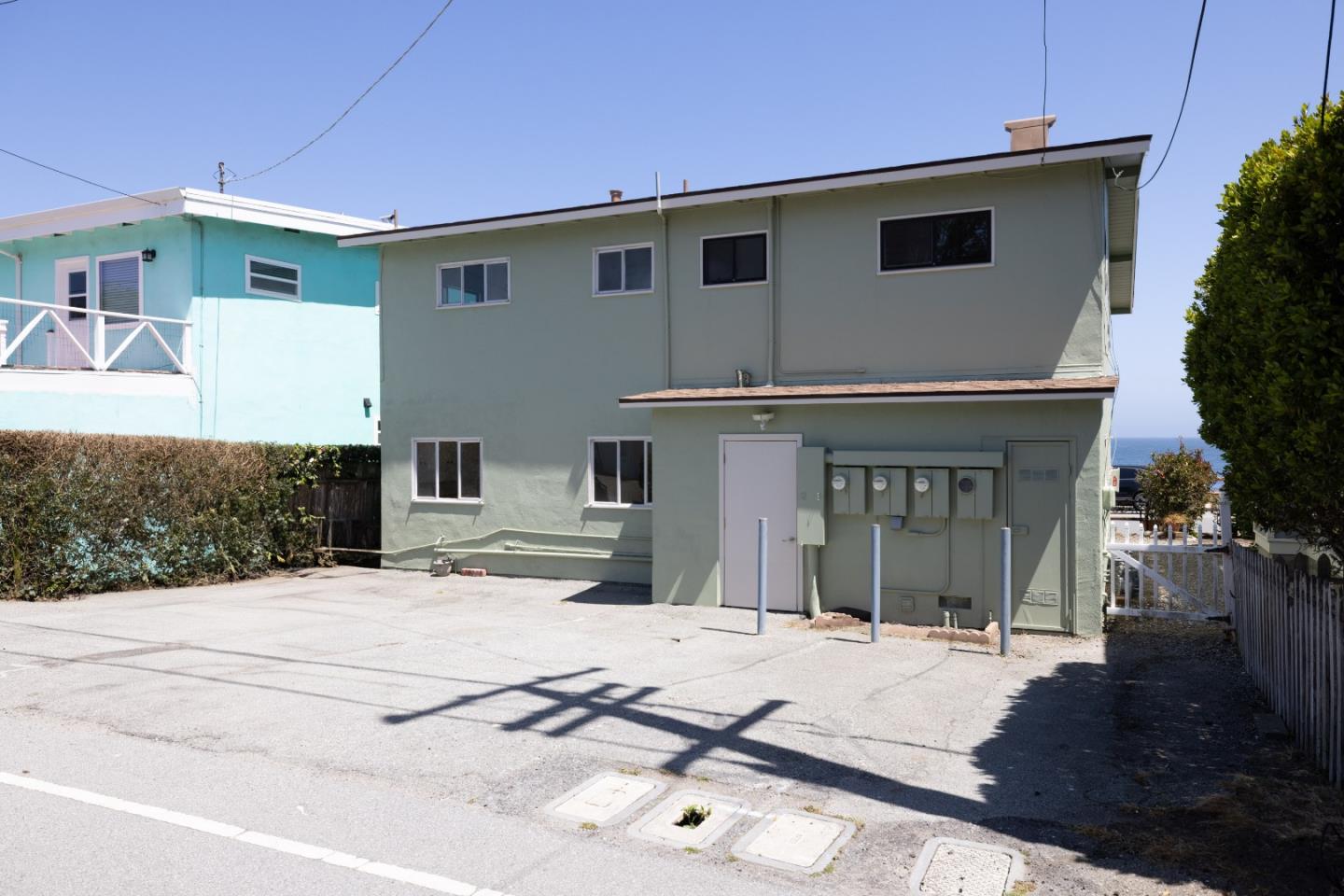 Detail Gallery Image 10 of 10 For 813 Ocean View Blvd, Pacific Grove,  CA 93950 - – Beds | – Baths