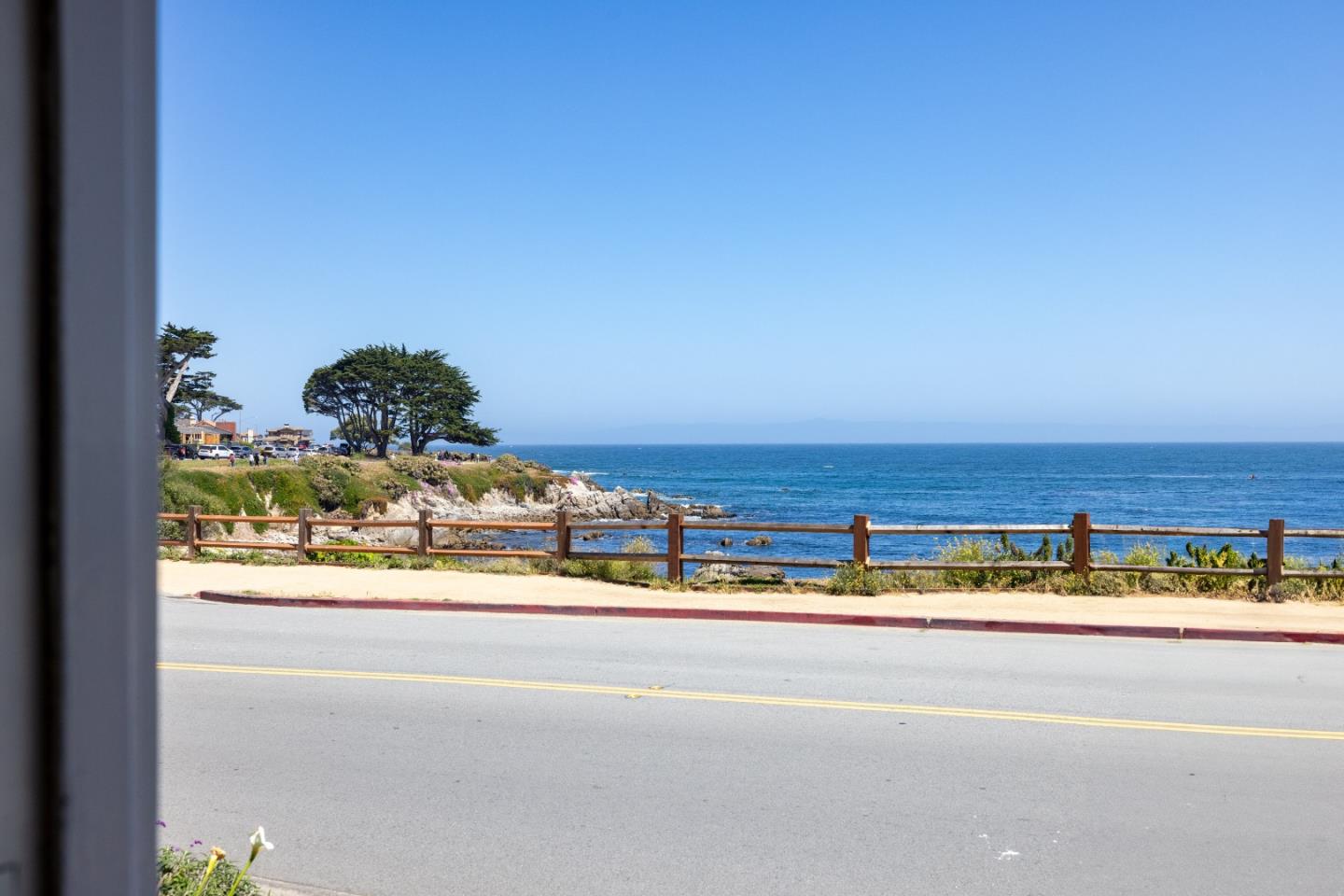 Detail Gallery Image 7 of 10 For 813 Ocean View Blvd, Pacific Grove,  CA 93950 - – Beds | – Baths