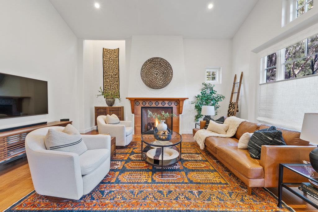 Detail Gallery Image 3 of 38 For 105 Zanzibar Dr, Aptos,  CA 95003 - 4 Beds | 2/1 Baths