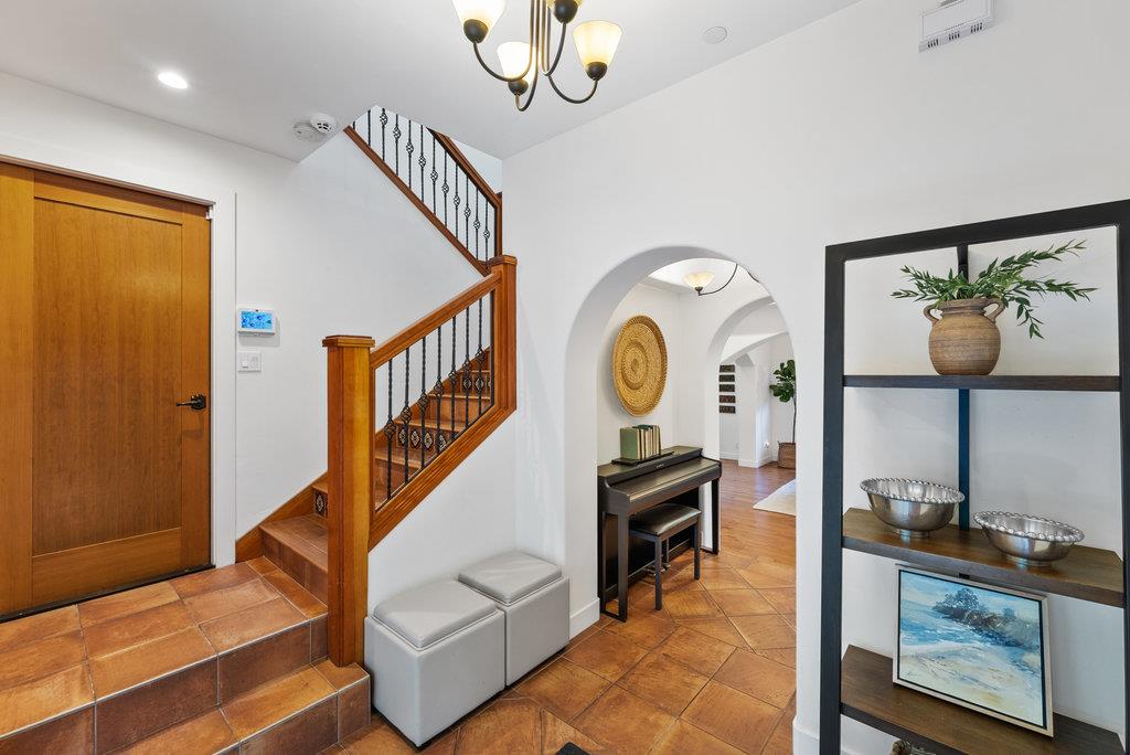 Detail Gallery Image 8 of 38 For 105 Zanzibar Dr, Aptos,  CA 95003 - 4 Beds | 2/1 Baths