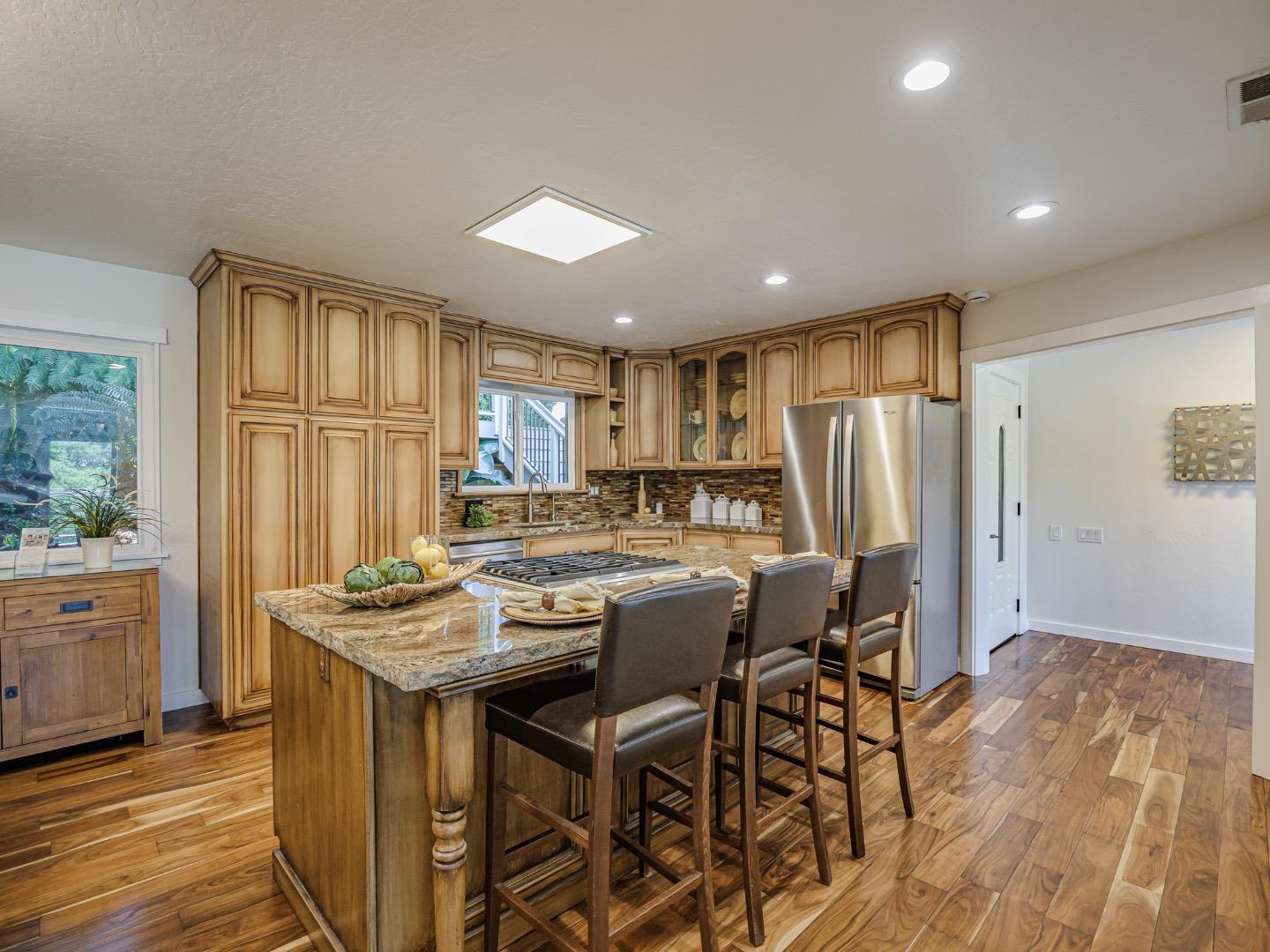 Detail Gallery Image 13 of 98 For 609 Encino Dr, Aptos,  CA 95003 - 3 Beds | 3 Baths