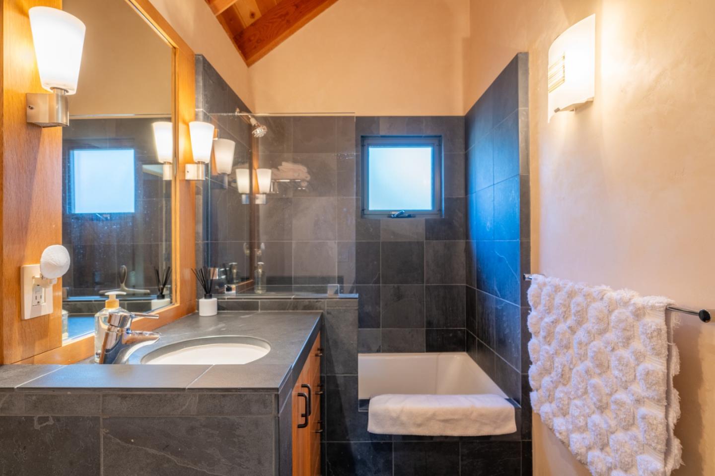 Detail Gallery Image 30 of 43 For 5441 Quail Meadows Dr, Carmel,  CA 93923 - 4 Beds | 4/1 Baths