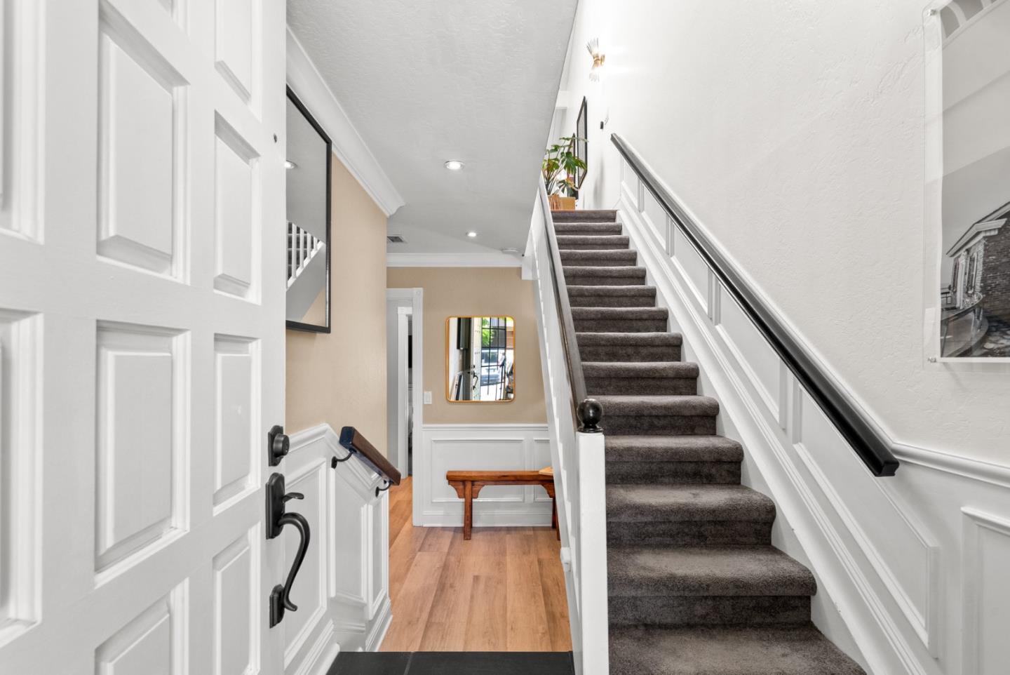 Detail Gallery Image 3 of 51 For 102 Tree Frog Ln, Santa Cruz,  CA 95060 - 2 Beds | 2 Baths