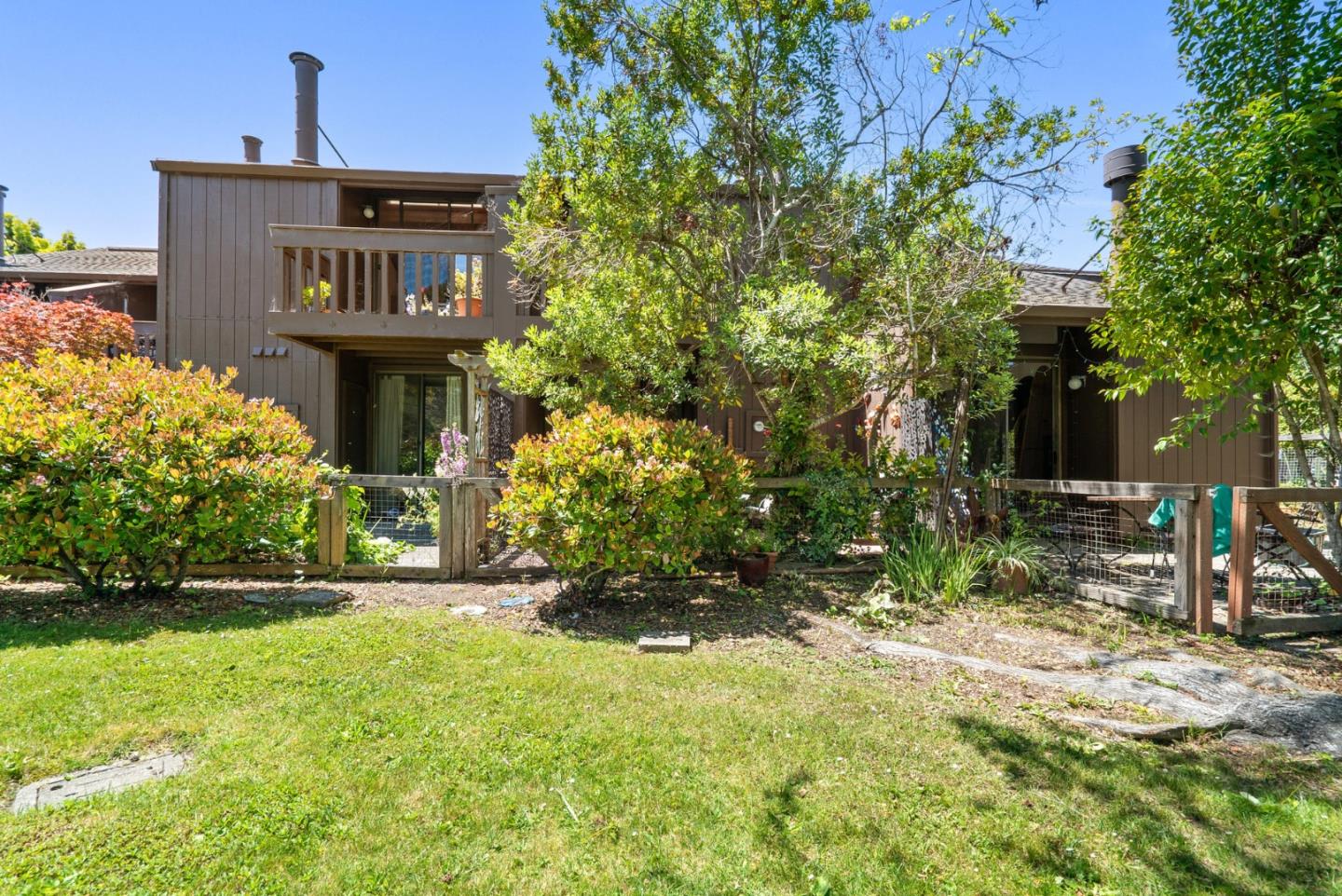 Detail Gallery Image 31 of 51 For 102 Tree Frog Ln, Santa Cruz,  CA 95060 - 2 Beds | 2 Baths
