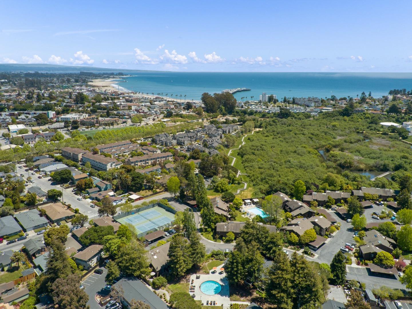 Detail Gallery Image 32 of 51 For 102 Tree Frog Ln, Santa Cruz,  CA 95060 - 2 Beds | 2 Baths