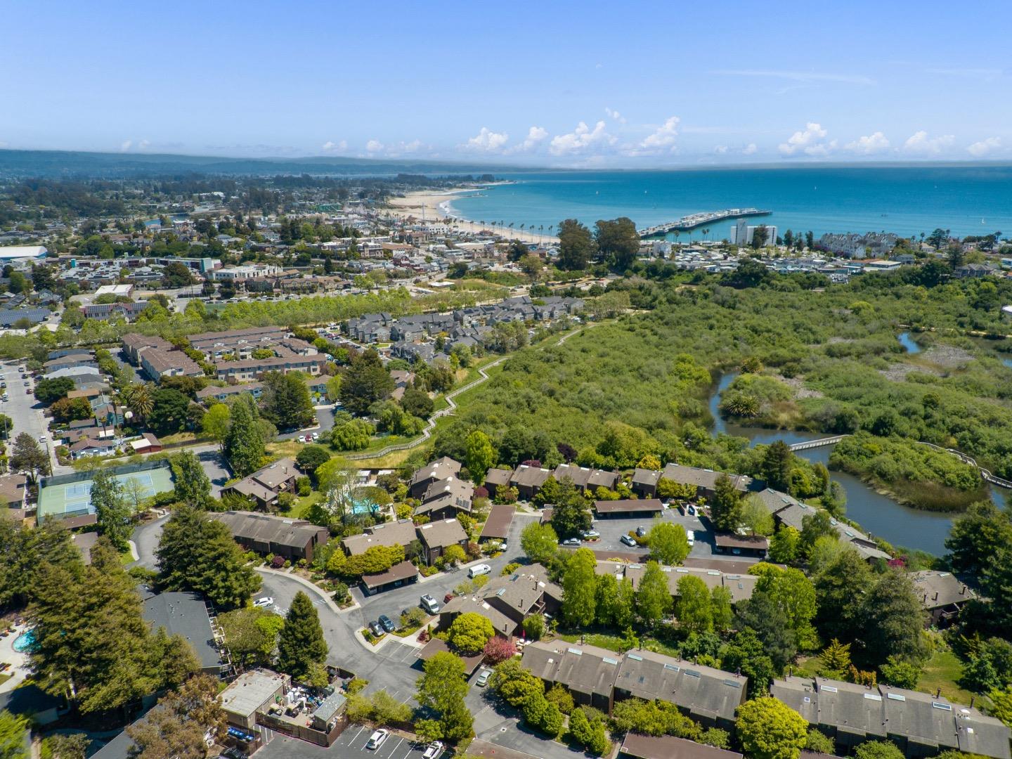 Detail Gallery Image 33 of 51 For 102 Tree Frog Ln, Santa Cruz,  CA 95060 - 2 Beds | 2 Baths