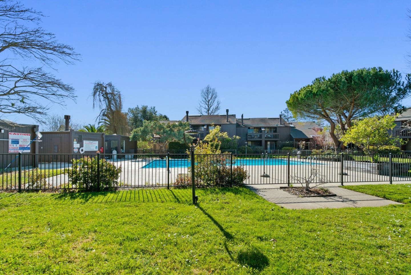 Detail Gallery Image 36 of 51 For 102 Tree Frog Ln, Santa Cruz,  CA 95060 - 2 Beds | 2 Baths