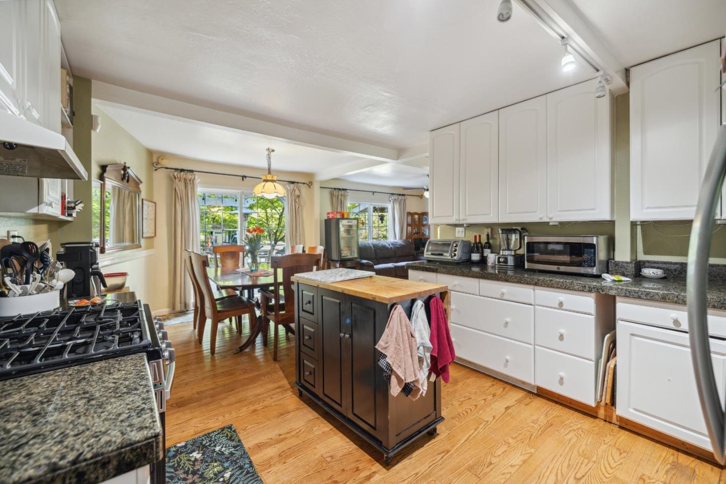 Detail Gallery Image 6 of 73 For 600 Cook Way, Ben Lomond,  CA 95005 - 4 Beds | 2/1 Baths