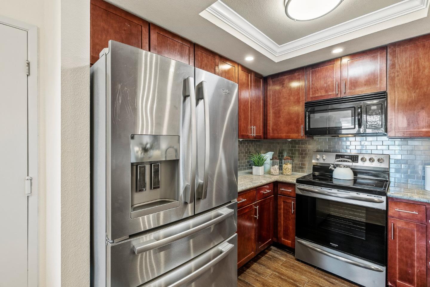 Detail Gallery Image 13 of 54 For 1881 Chantilly Ln, Hayward,  CA 94541 - 3 Beds | 2/1 Baths