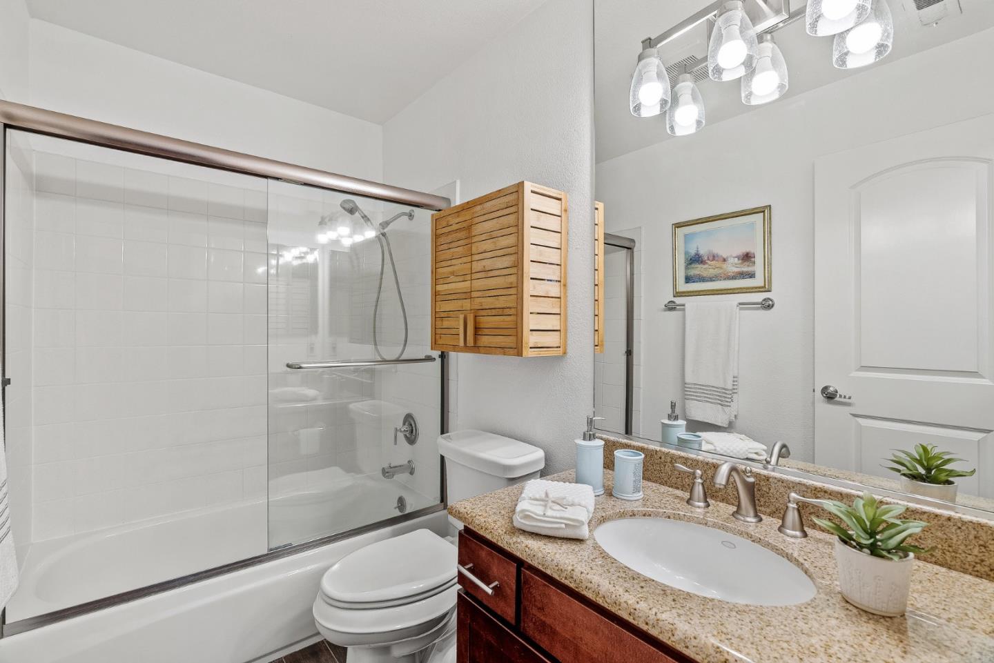 Detail Gallery Image 18 of 54 For 1881 Chantilly Ln, Hayward,  CA 94541 - 3 Beds | 2/1 Baths
