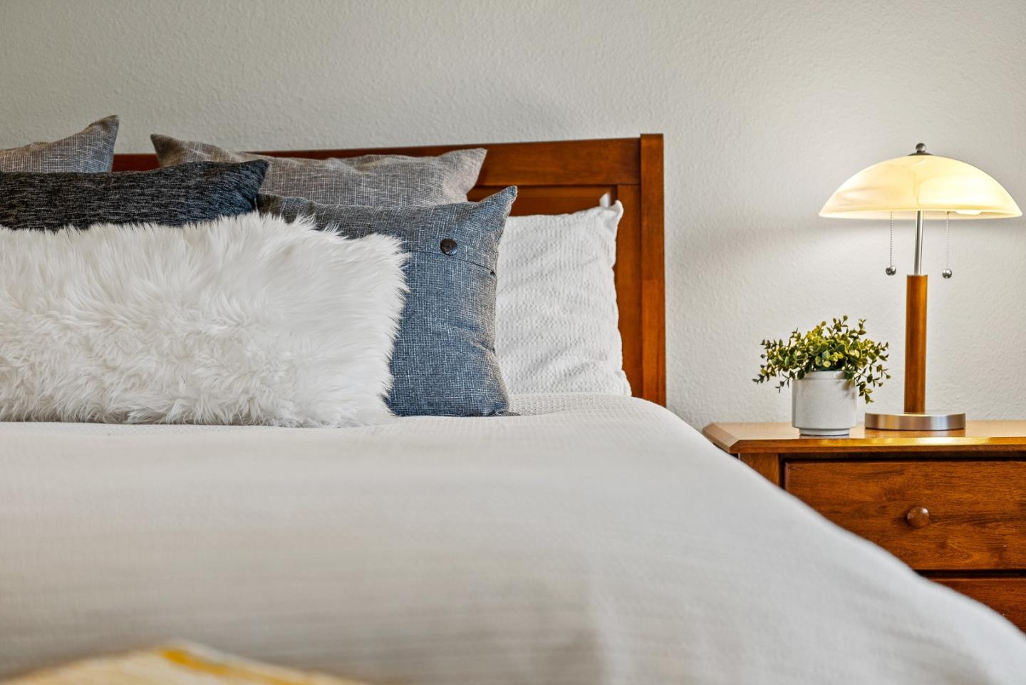 Detail Gallery Image 23 of 54 For 1881 Chantilly Ln, Hayward,  CA 94541 - 3 Beds | 2/1 Baths