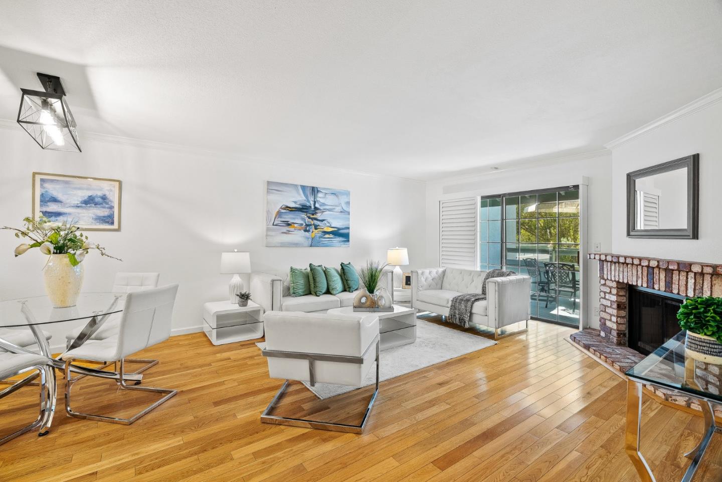 Detail Gallery Image 3 of 54 For 1881 Chantilly Ln, Hayward,  CA 94541 - 3 Beds | 2/1 Baths