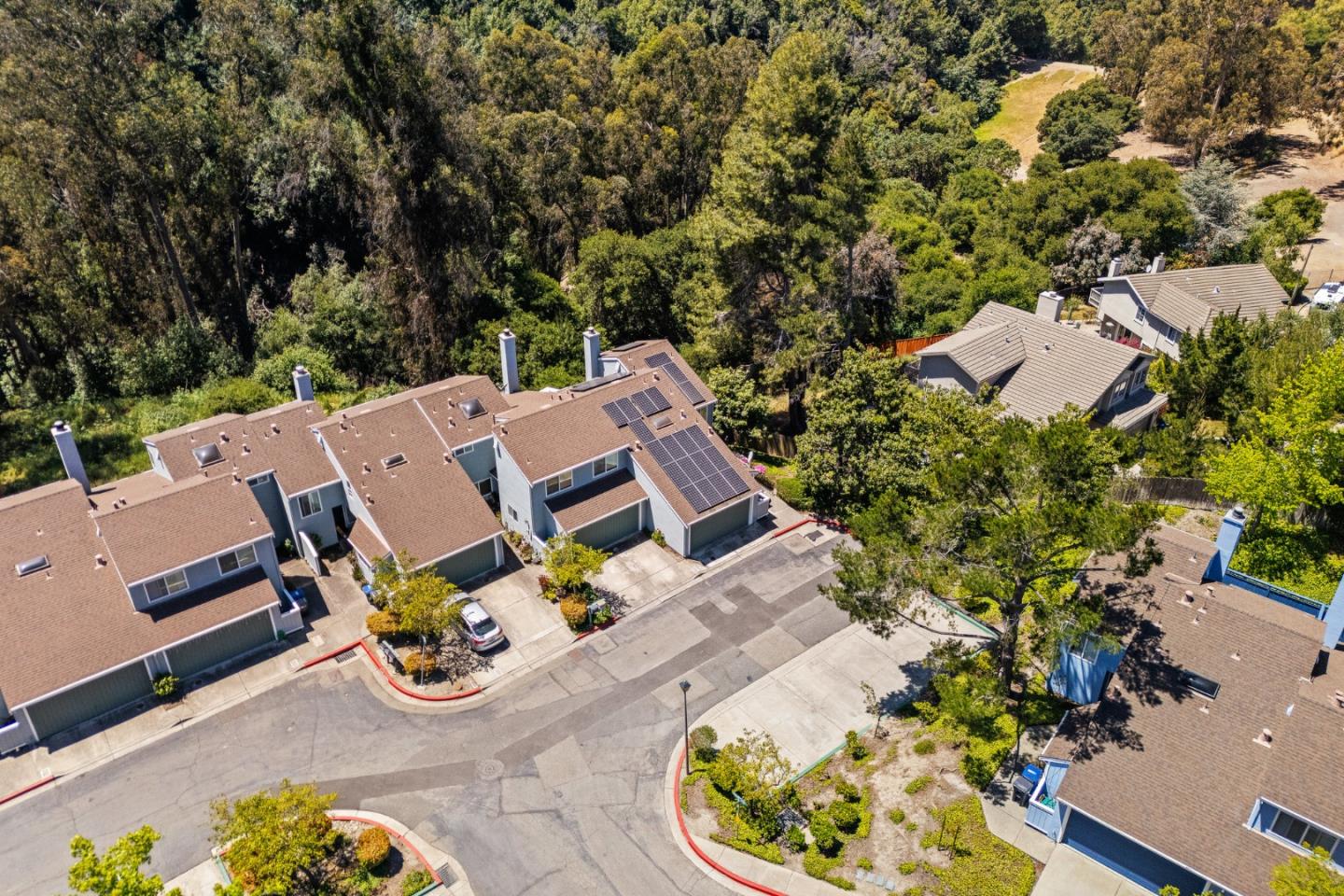 Detail Gallery Image 34 of 54 For 1881 Chantilly Ln, Hayward,  CA 94541 - 3 Beds | 2/1 Baths