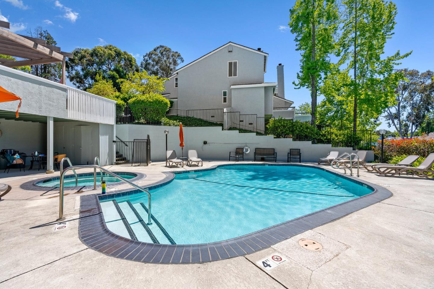 Detail Gallery Image 36 of 54 For 1881 Chantilly Ln, Hayward,  CA 94541 - 3 Beds | 2/1 Baths