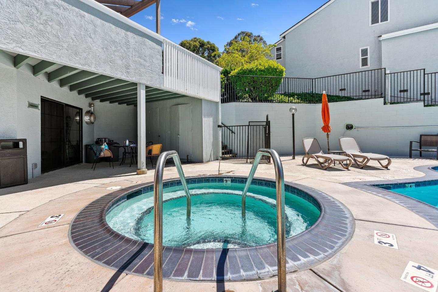 Detail Gallery Image 37 of 54 For 1881 Chantilly Ln, Hayward,  CA 94541 - 3 Beds | 2/1 Baths