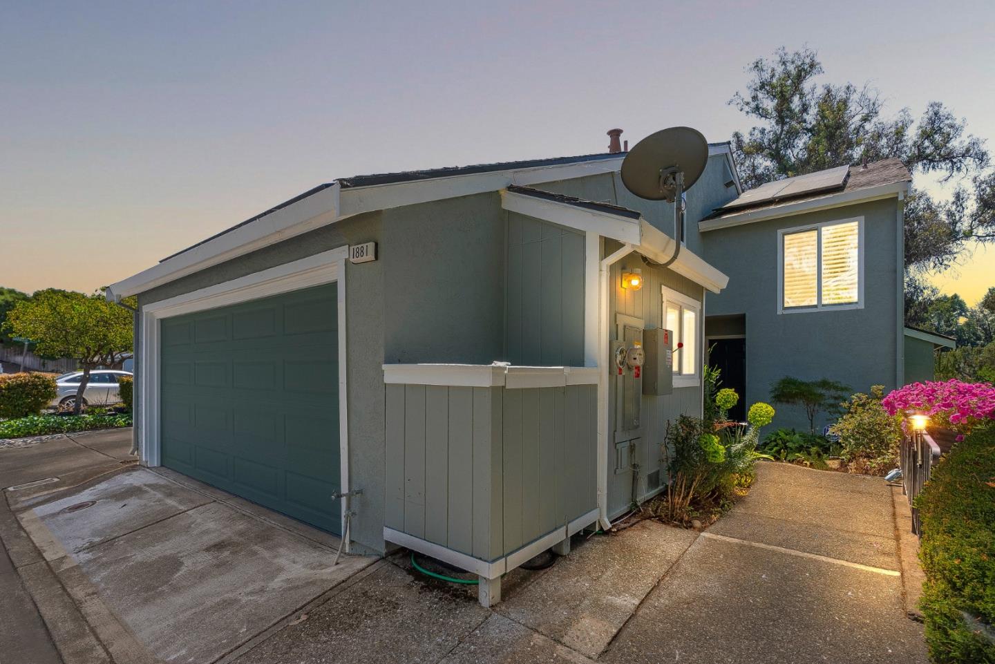 Detail Gallery Image 38 of 54 For 1881 Chantilly Ln, Hayward,  CA 94541 - 3 Beds | 2/1 Baths