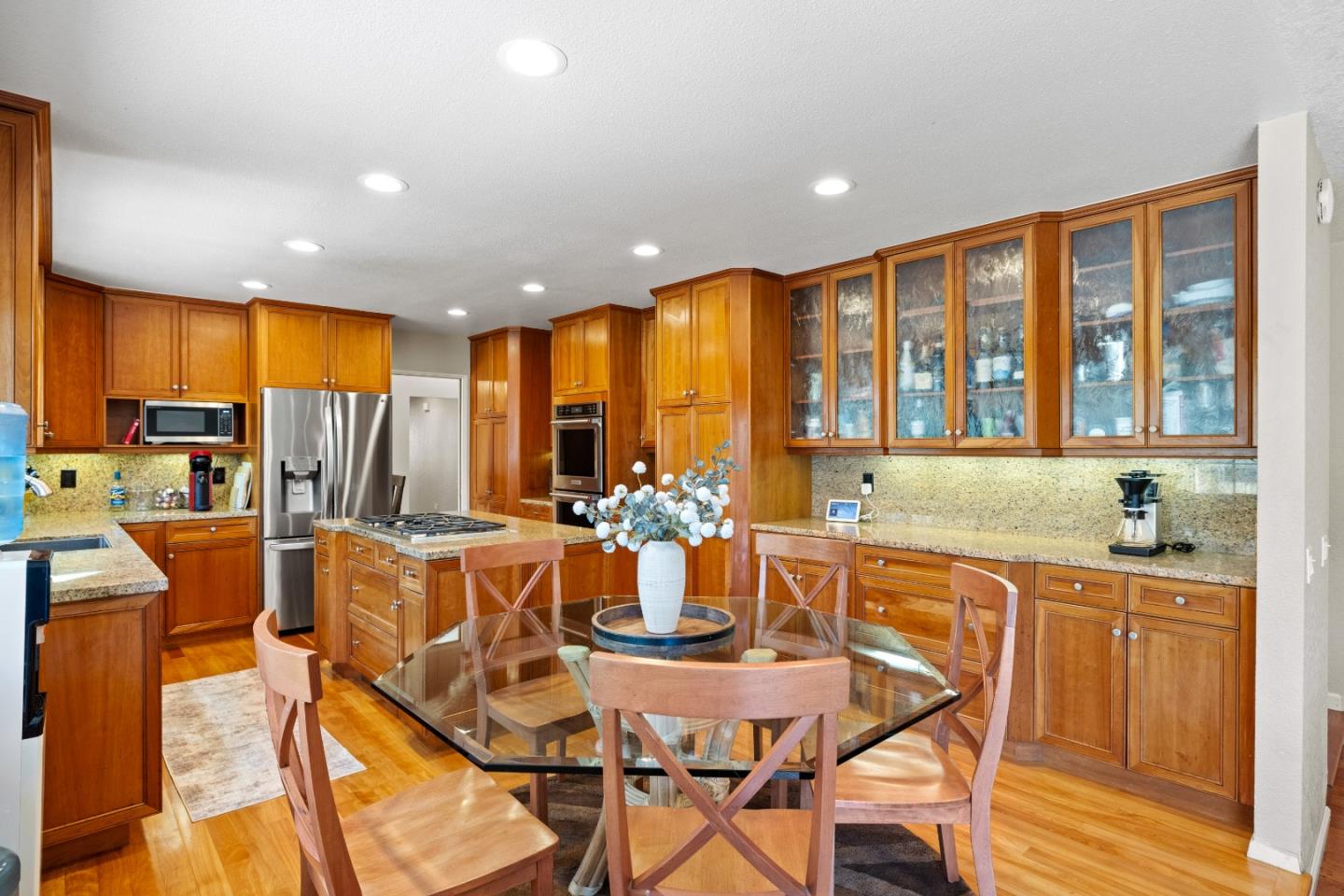 Detail Gallery Image 11 of 32 For 7 Antelope Ln, Monterey,  CA 93940 - 4 Beds | 2/1 Baths