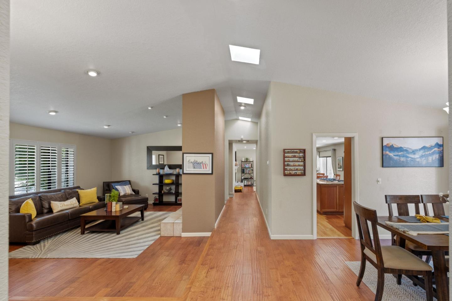 Detail Gallery Image 6 of 32 For 7 Antelope Ln, Monterey,  CA 93940 - 4 Beds | 2/1 Baths