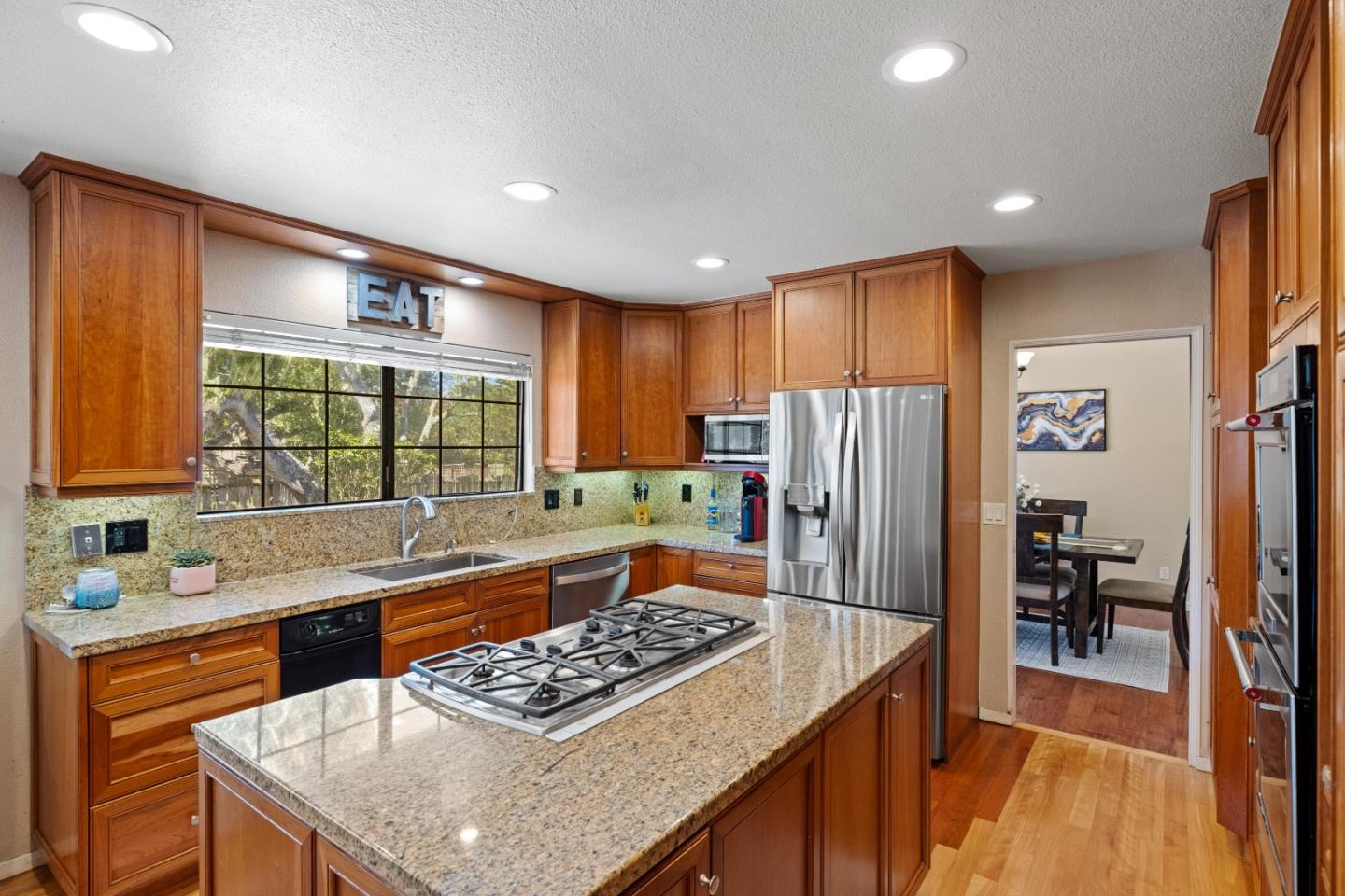 Detail Gallery Image 8 of 32 For 7 Antelope Ln, Monterey,  CA 93940 - 4 Beds | 2/1 Baths
