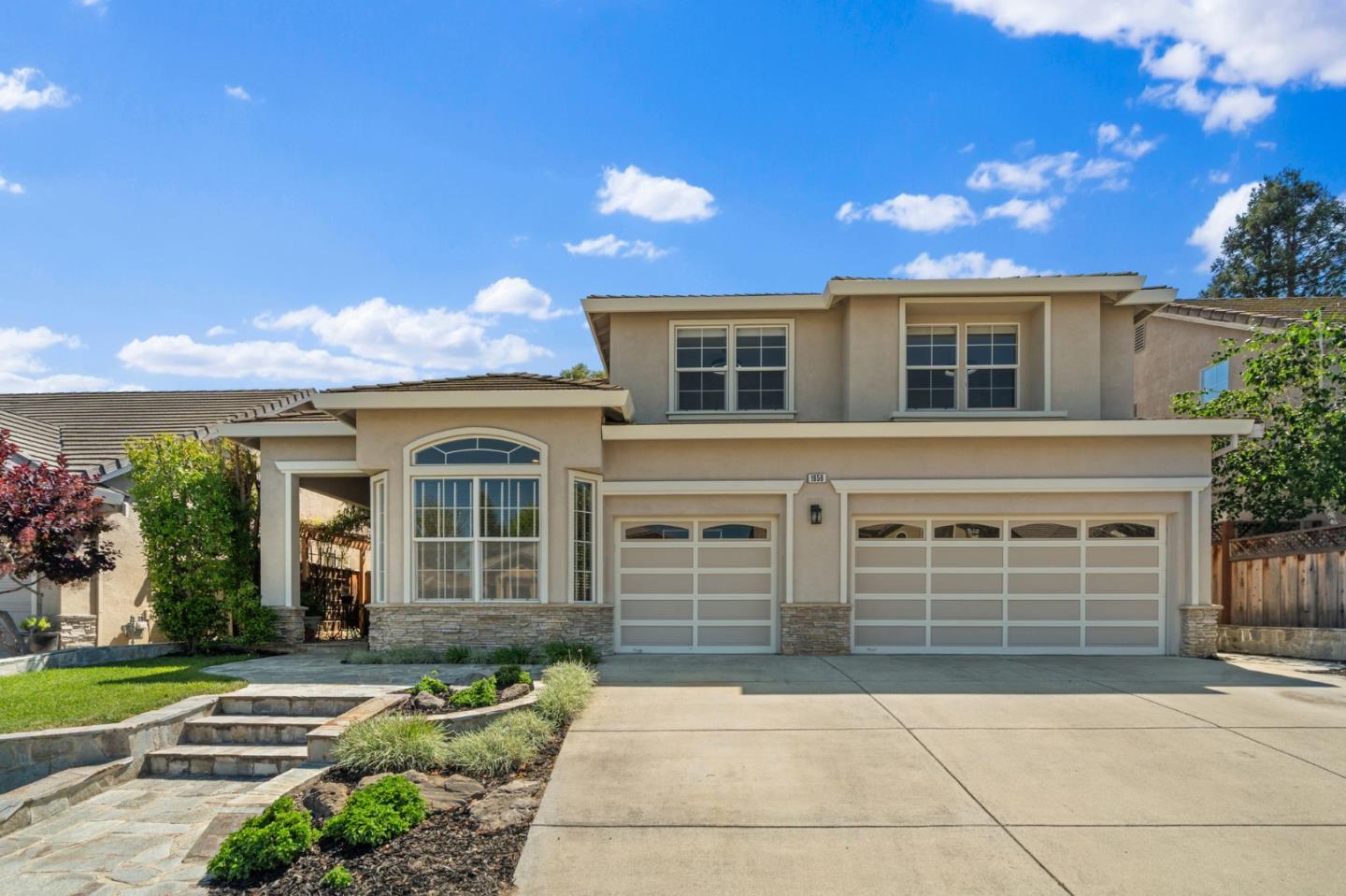 Detail Gallery Image 3 of 52 For 1656 Valley Oaks Dr, Gilroy,  CA 95020 - 5 Beds | 3 Baths
