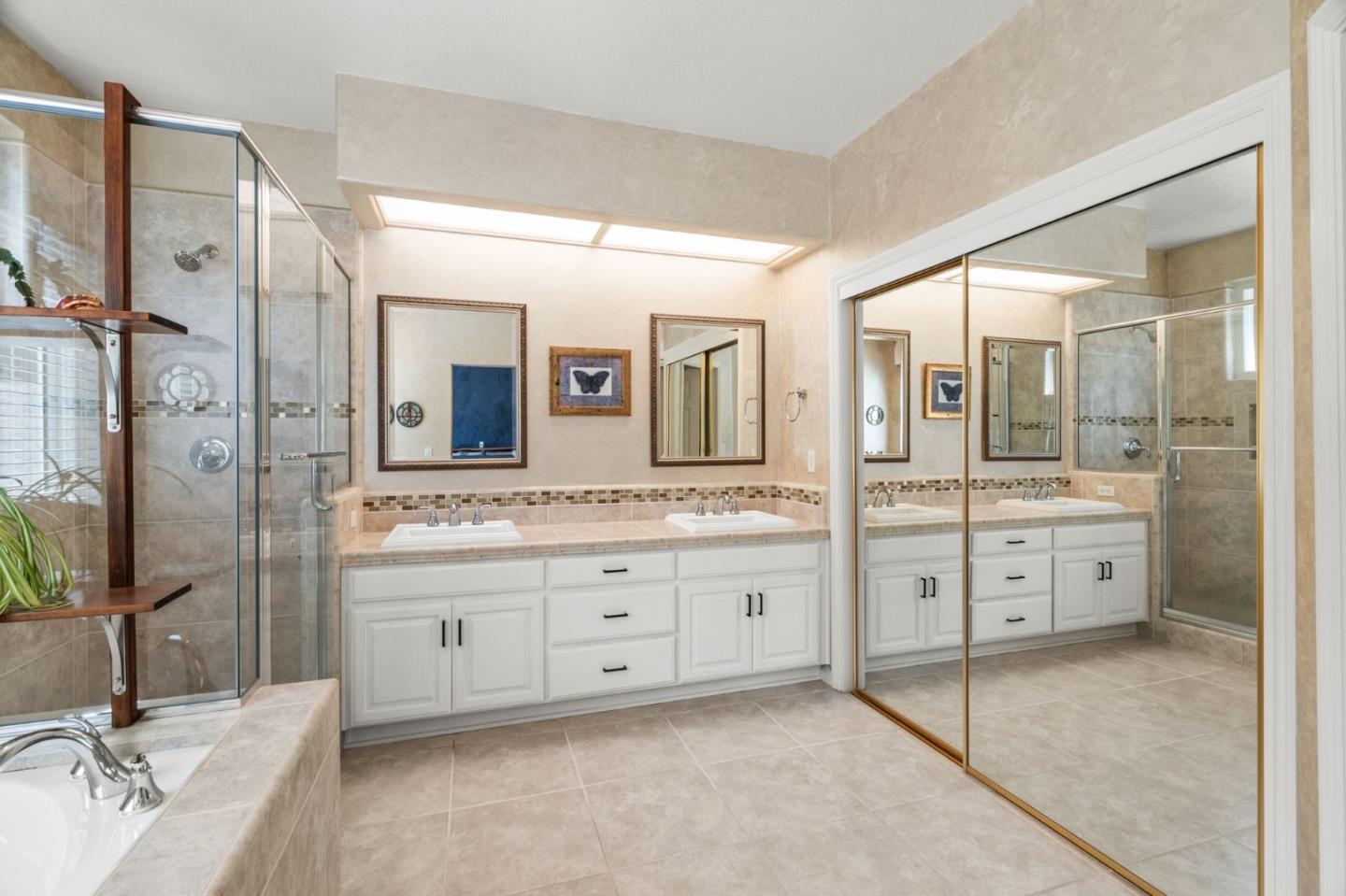 Detail Gallery Image 31 of 52 For 1656 Valley Oaks Dr, Gilroy,  CA 95020 - 5 Beds | 3 Baths