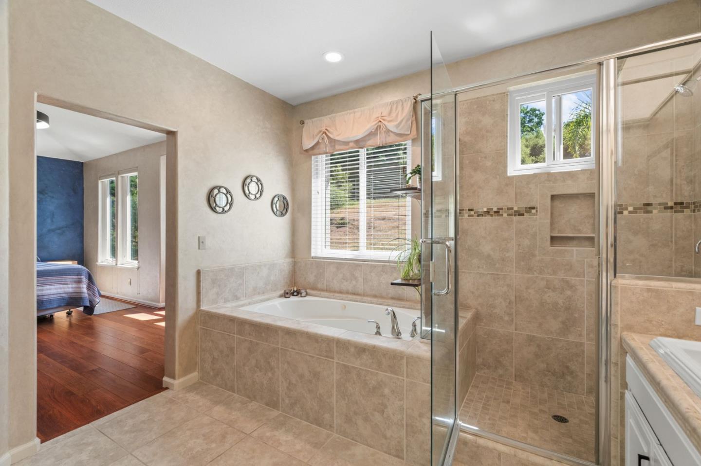 Detail Gallery Image 32 of 52 For 1656 Valley Oaks Dr, Gilroy,  CA 95020 - 5 Beds | 3 Baths