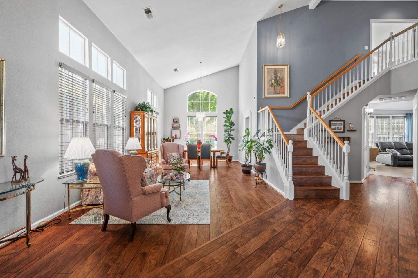 Detail Gallery Image 7 of 52 For 1656 Valley Oaks Dr, Gilroy,  CA 95020 - 5 Beds | 3 Baths