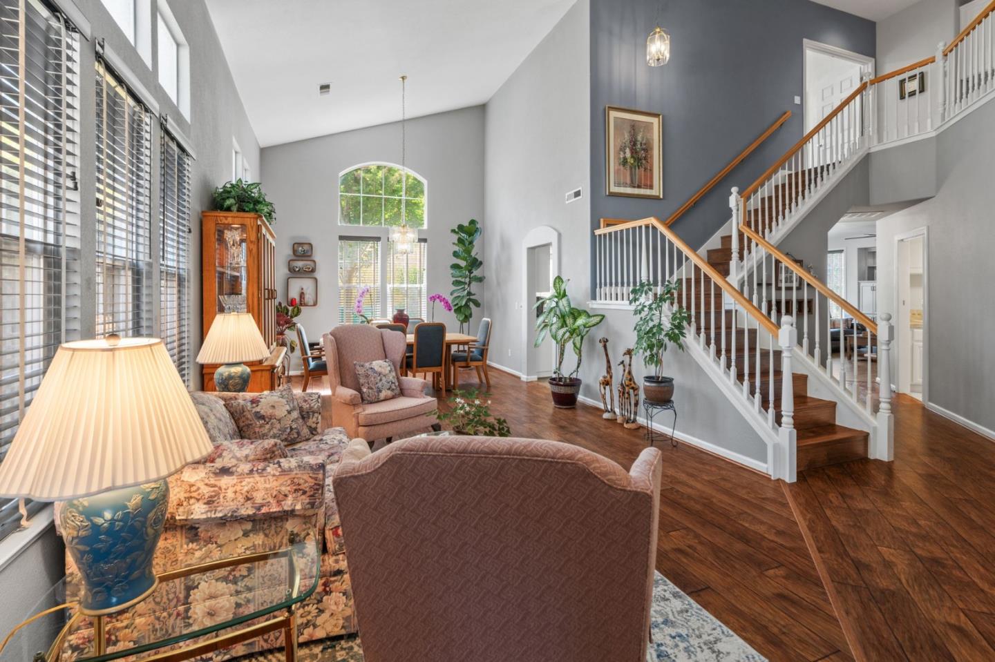 Detail Gallery Image 8 of 52 For 1656 Valley Oaks Dr, Gilroy,  CA 95020 - 5 Beds | 3 Baths