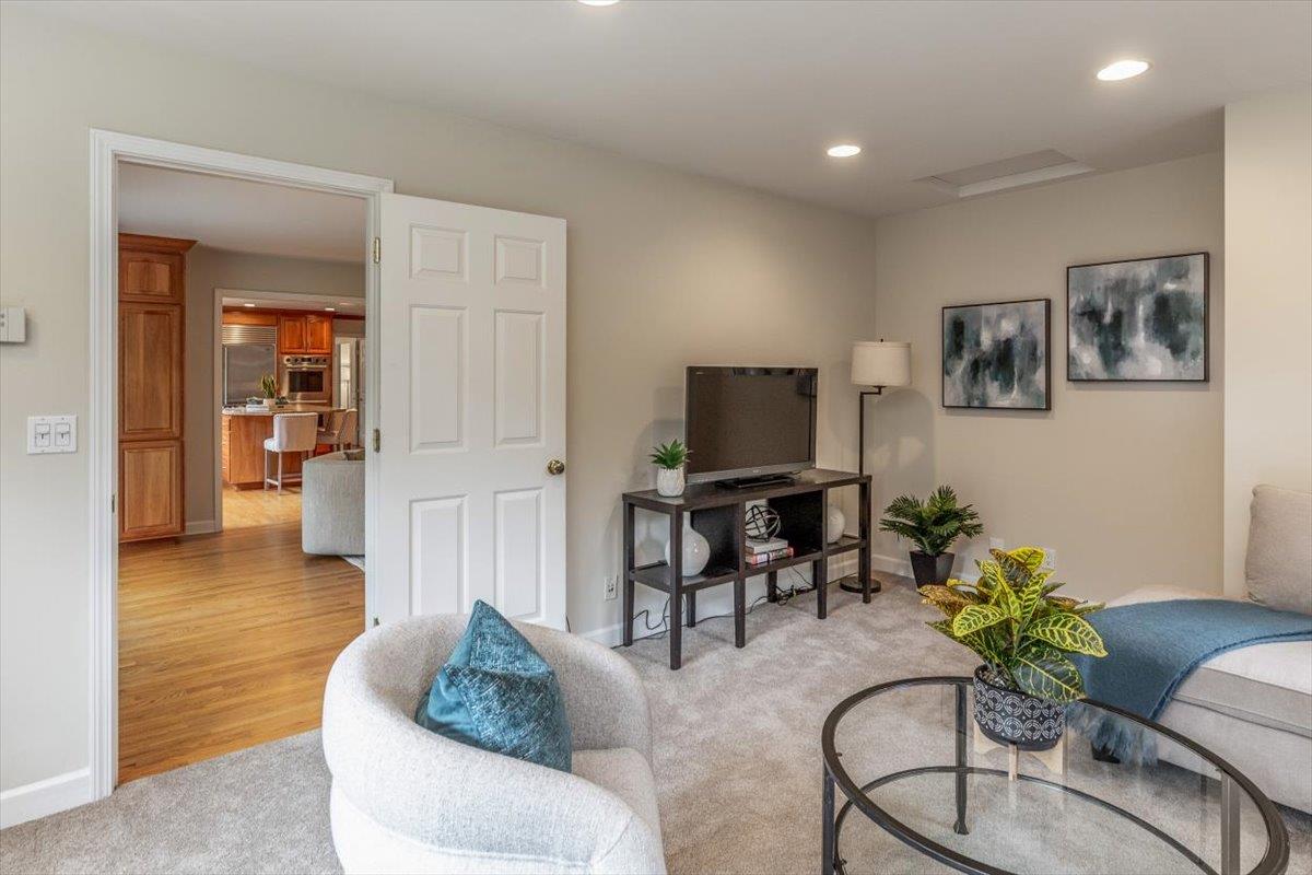 Detail Gallery Image 13 of 40 For 955 Hayman Pl, Los Altos,  CA 94024 - 4 Beds | 2/1 Baths