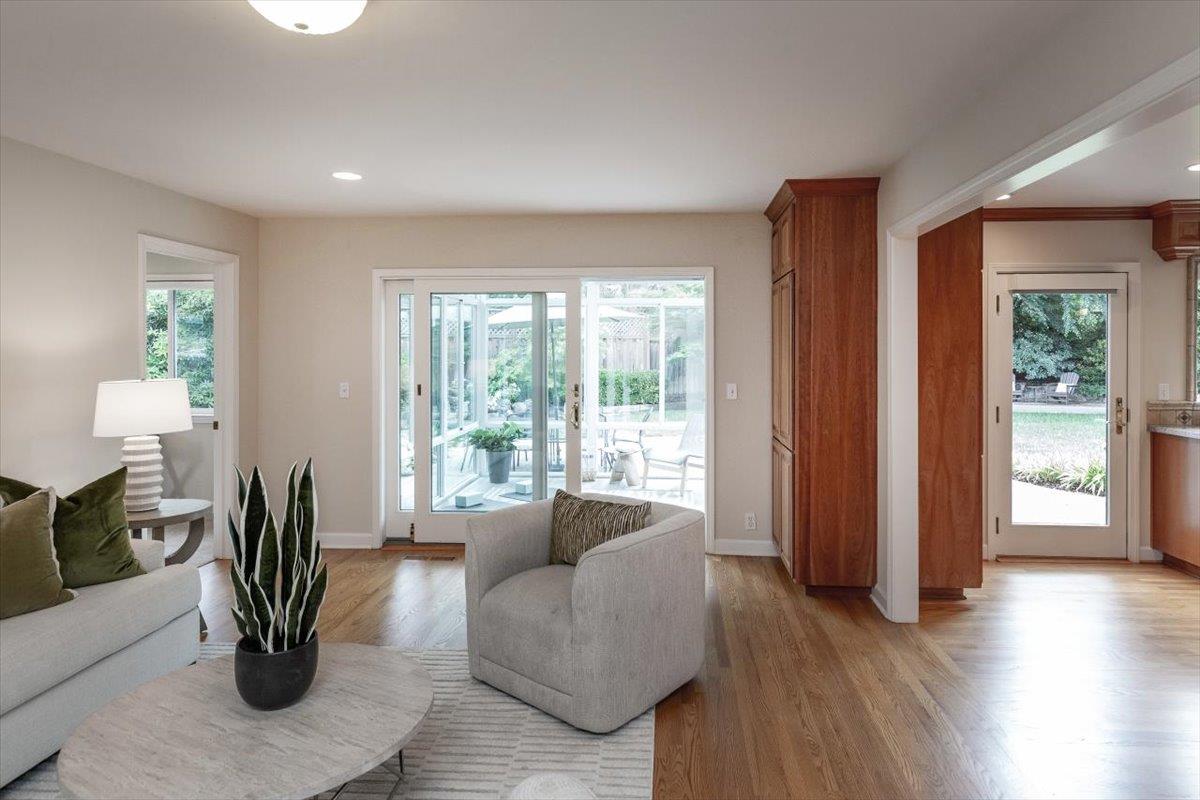 Detail Gallery Image 9 of 40 For 955 Hayman Pl, Los Altos,  CA 94024 - 4 Beds | 2/1 Baths
