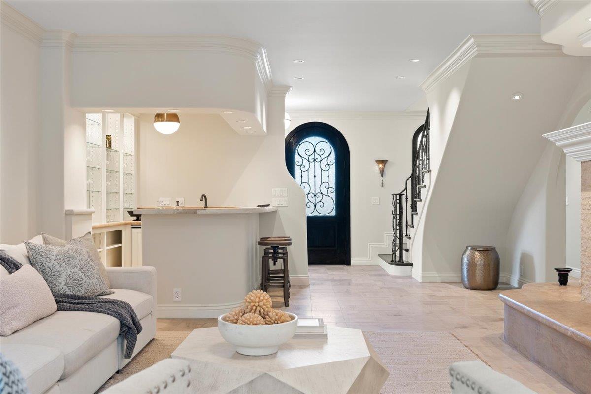 Detail Gallery Image 12 of 58 For 73 Mariposa Ave, Los Gatos,  CA 95030 - 5 Beds | 3 Baths